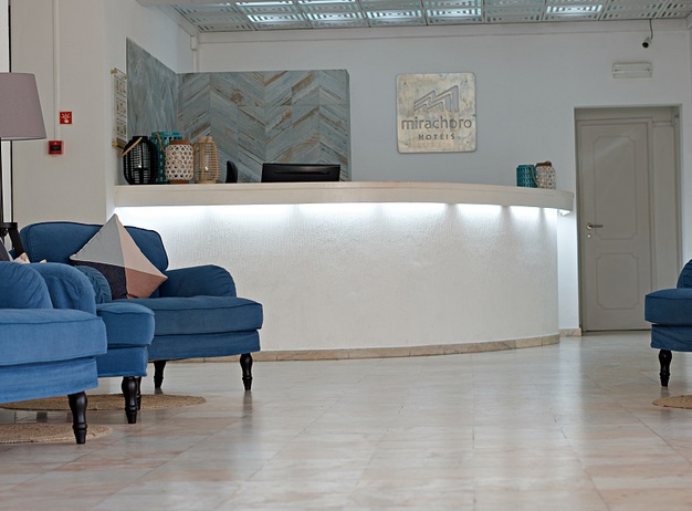 RECEPCION  Mirachoro Albufeira *** en Albufeira