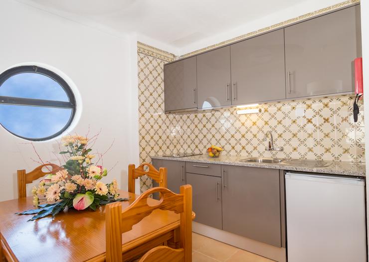 Apartamento de 1 dormitorio con balcón (4 adultos) Mirachoro Praia da Rocha ** Portimão Apartamento de 1 dormitorio con balcón (4 adultos) Mirachoro Praia da Rocha ** Portimão