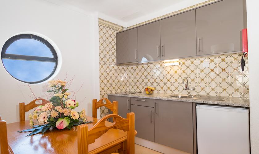 Apartamento de 1 dormitorio con balcón (4 adultos) Mirachoro Praia da Rocha ** Portimão Apartamento de 1 dormitorio con balcón (4 adultos) Mirachoro Praia da Rocha ** Portimão